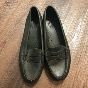 Women’s Bass Loafers